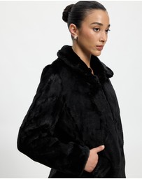 Lindsay Nicholas New York - Short Faux Fur Coat