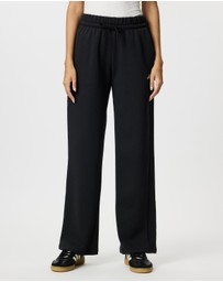 adidas Sportswear - Essentials Small Logo Feel Cozy Open-Hem Pants