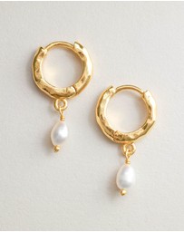 Bianc - Clam Earrings