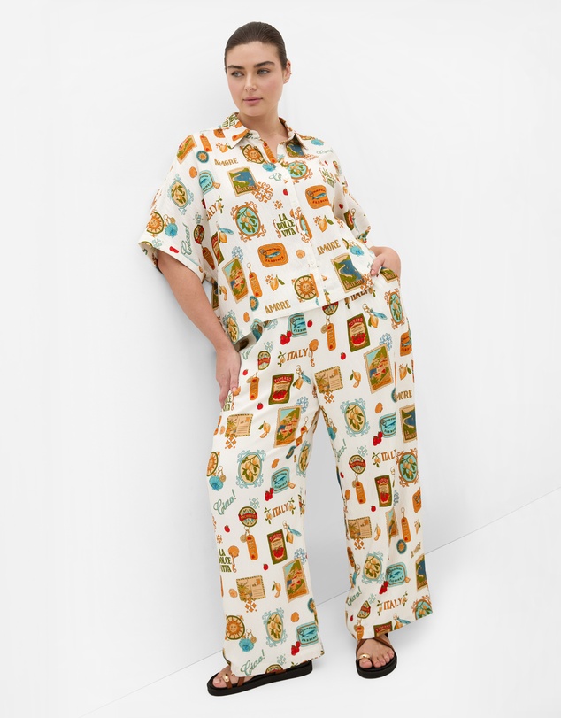 City Chic - Plus Size Amore Print Shirt - creme