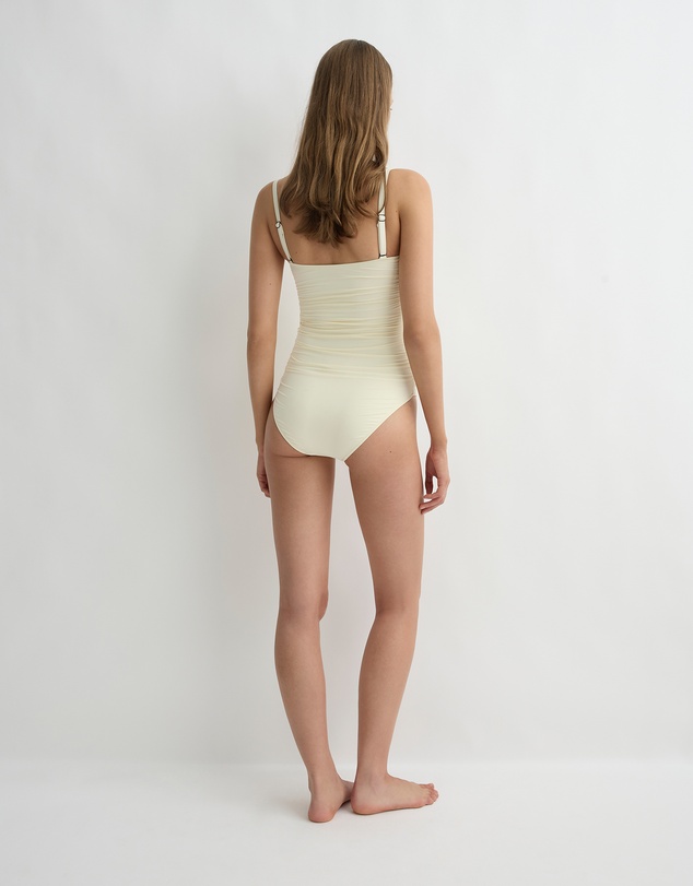 BONDI BORN - Raya One Piece
