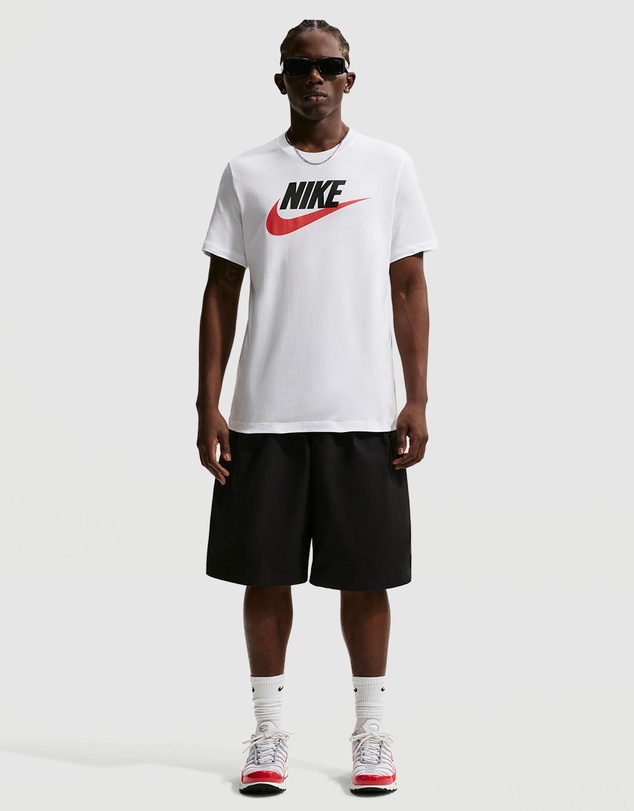 Nike - Nike Sportswear Futura T-Shirt