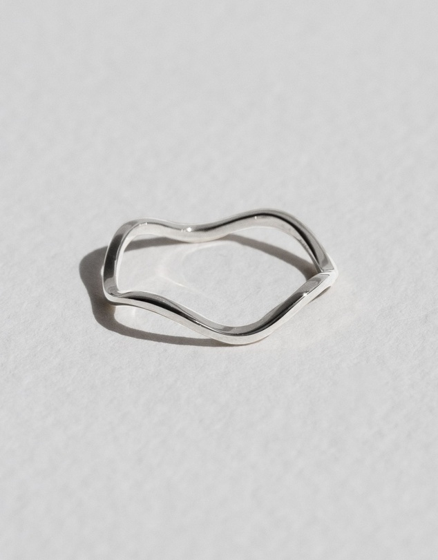 SAINT VALENTINE - Vera Wave Ring - Silver