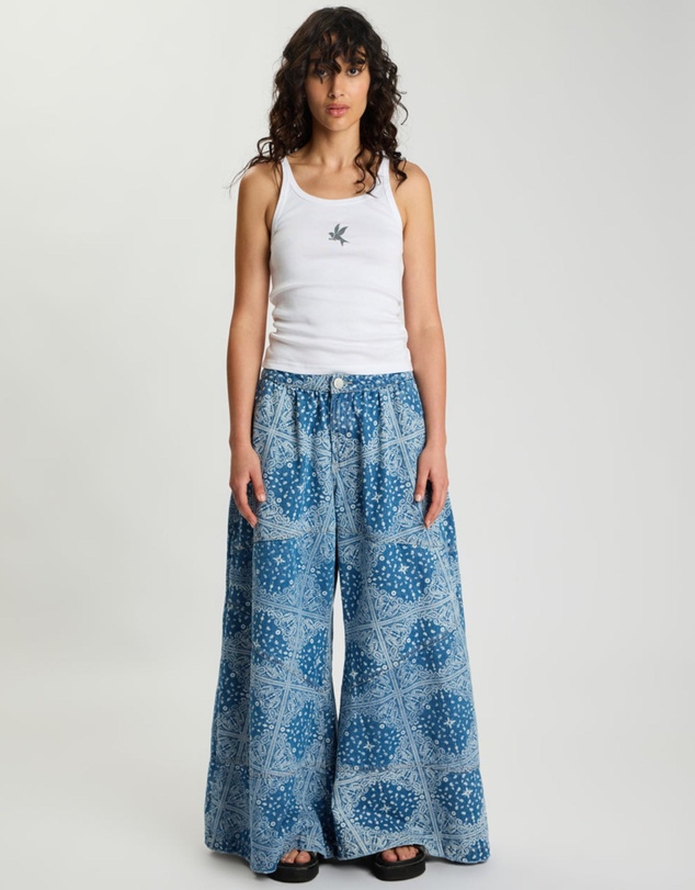 ONE TEASPOON - Daddios Low Waist Super Wide Leg Denim Jeans - Aegean Paisley Blue