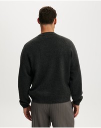 Cotton On - Box Fit Fuzzy Crew Knit