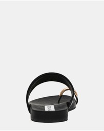 Steve Madden - Dove Black Leather Sandals