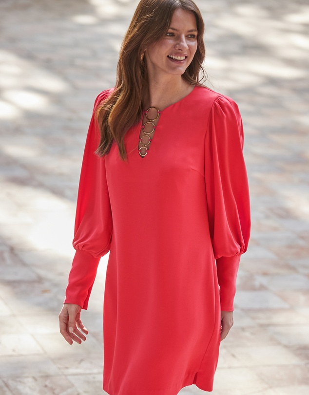 Sosandar - RING DETAIL SHIFT DRESS