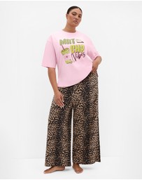 City Chic - Plus size Arabella Matcha Relaxed Sleep Tee - pink
