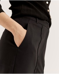 Review - Arianna Pant