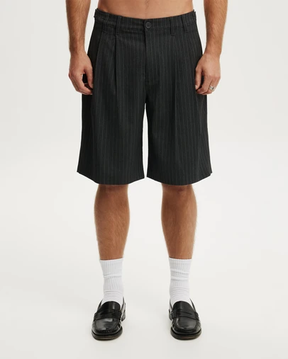 Cotton On - Super Baggy Pleated Short