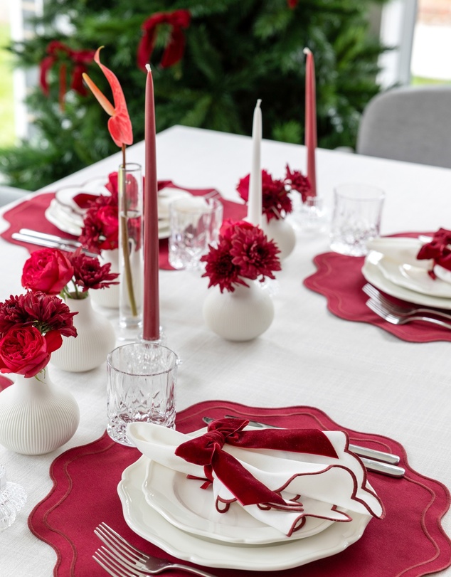 Tablescaped - Burgundy Christmas Tablescape Set