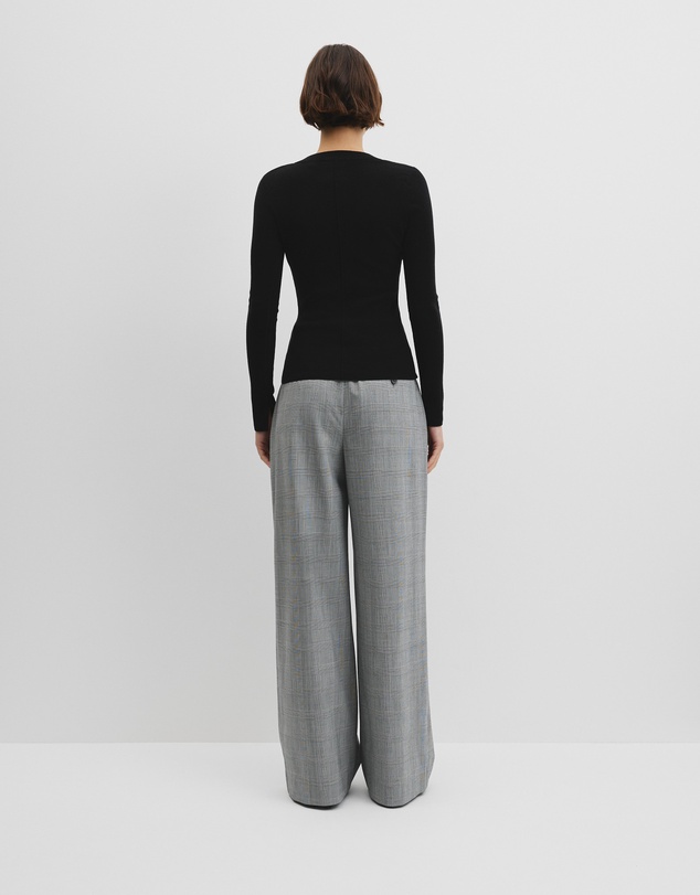 Country Road - Wool Silk V-neck Neck