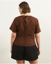 Atmos&Here Curvy - Maya Pin Tuck Linen Blend Top