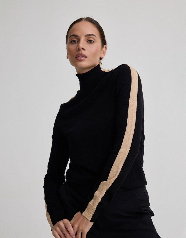 Oxford - Ela Contrast Panel Turtle Neck