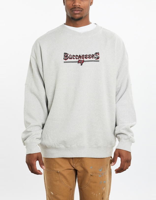 Vintage by The Real Deal - Pre Loved - Vintage NFL Tampa Bay Buccaneers Sweatshirt