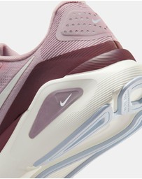 Nike - Structure 26 - Women's