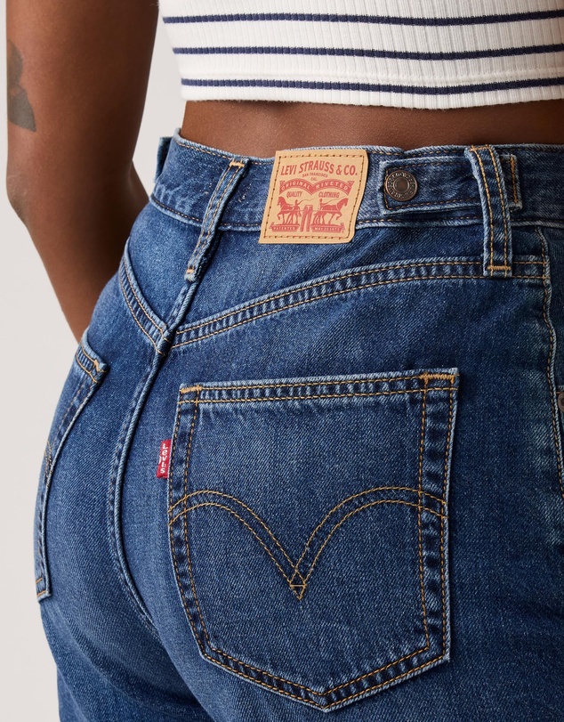 Levi's - Cinch Mid-Thigh Shorts