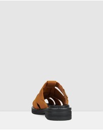 Rollie - Mule Fisherman Flat