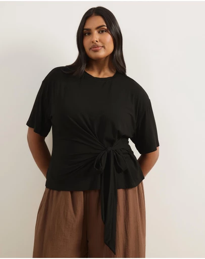 Atmos&Here Curvy - Freya Tie Front Short Sleeve T-Shirt