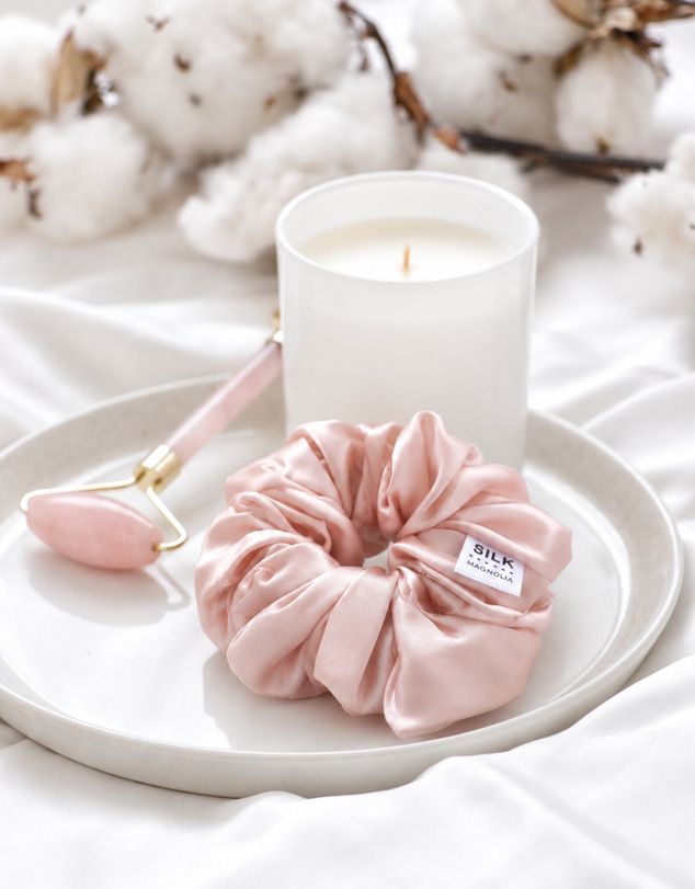 SILK MAGNOLIA - Mulberry Silk XL Scrunchie
