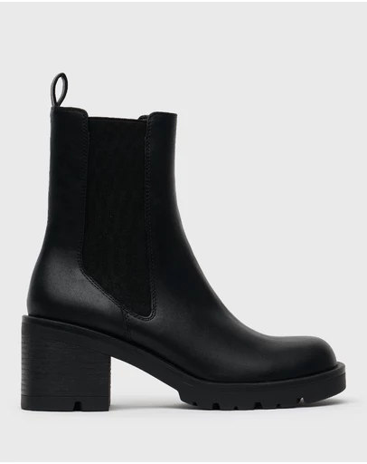 Betts - Saint Platform Chelsea Boots