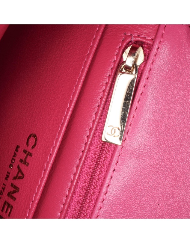 Chanel - Pre-Loved Mini Square Classic Chevron Lambskin Single Flap