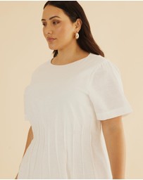Atmos&Here Curvy - Maya Pleat Maxi Dress