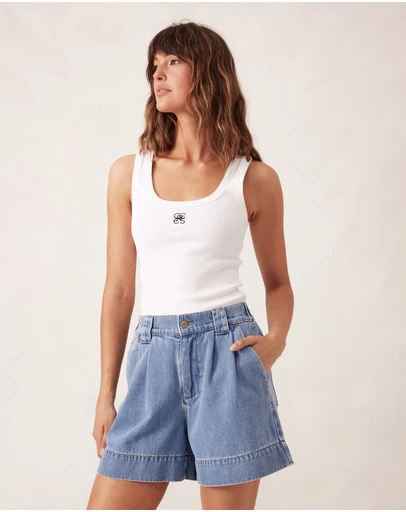 Ceres Life - Billie Pleat Front Short