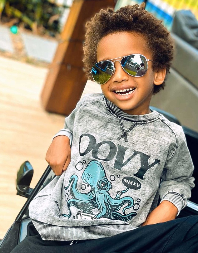 OOVY - Born To Conquer Sweater