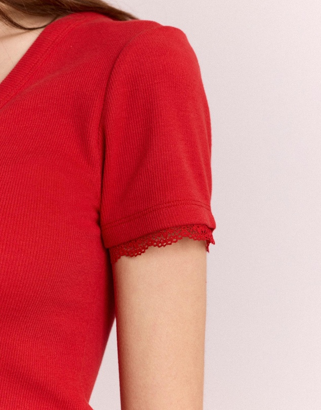Damson Madder - Paige V-Neck Tee