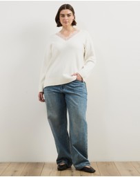 Atmos&Here Curvy - Teo V Neck Knit Jumper With Lace Trim