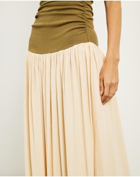 Minima Esenciales - Ever Gathered Maxi Dress