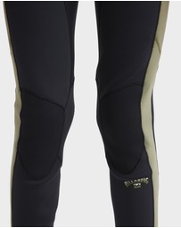 Billabong - Boys 8 to 16 Absolute Natural Chest Zip Wetsuit