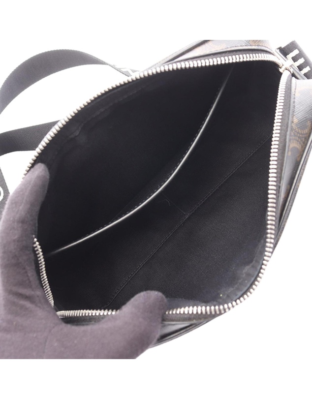 Pre-Loved by Azura Reborn - Pre-Loved Medium Triomphe Camera Bag