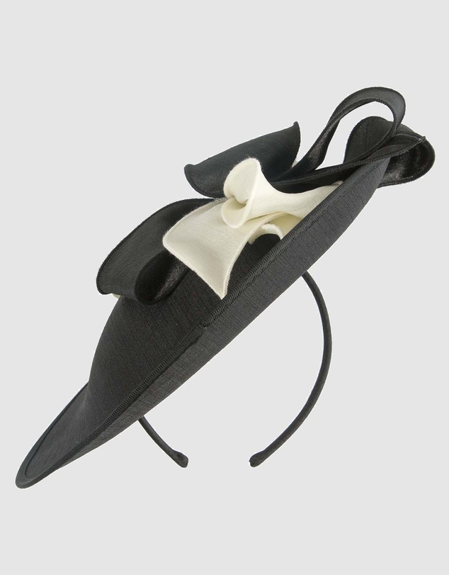 Max Alexander - Black Cream Plate Racing Fascinator