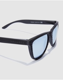 Hawkers Co - HAWKERS - Polarized Blue Chrome ONE RAW CARBONO Sunglasses for Men and Women UV400