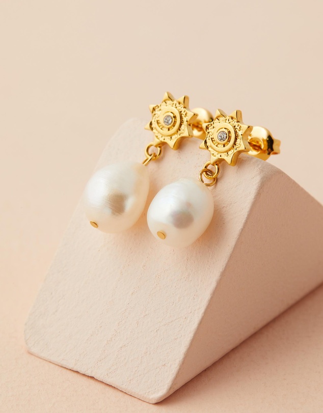 Carly Paiker - Sunrider Pebble Pearl Stud Earrings