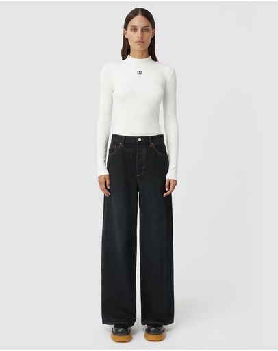 Soft White/Black