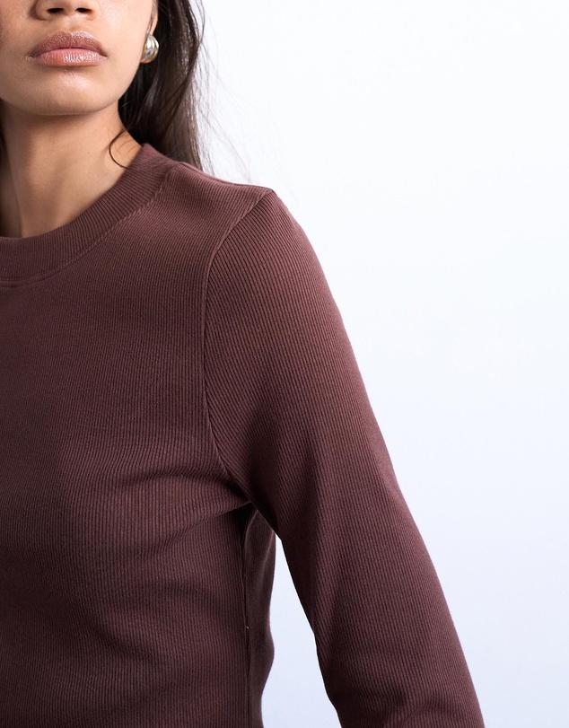 TOPSHOP - Rib Long Sleeve Curved Hem Top