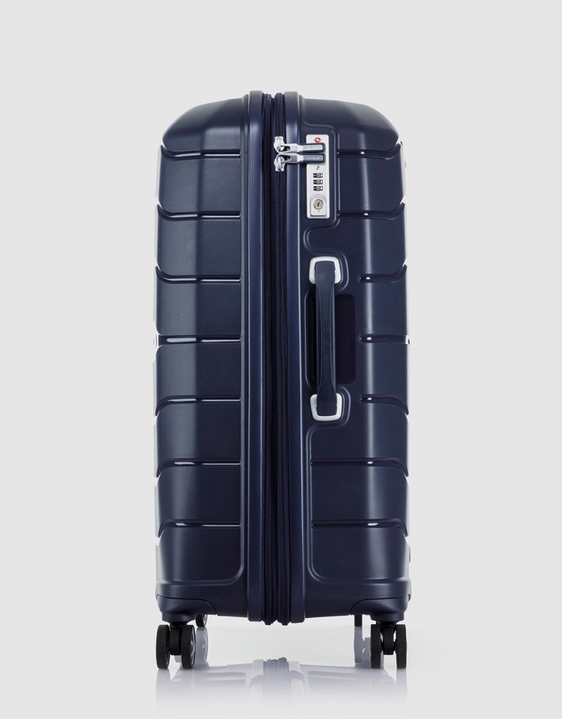 Samsonite - Oc2Lite 68cm Spinner Suitcase