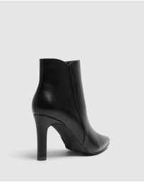 SPURR - Holt - ONLINE EXCLUSIVE