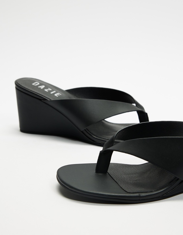 Dazie - Erin Thong Wedge Heels
