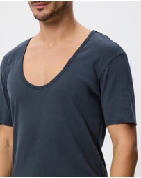 Surrounded By Ghosts - Grossite Slim Low Neck Rib Knit T-Shirt