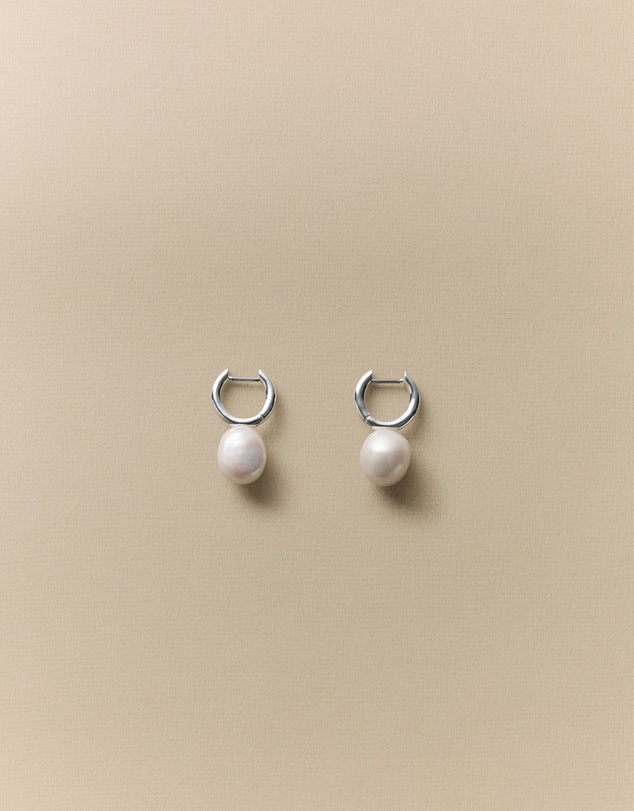 Trenery - Elsa Pearl Hoop Earrings in Silver