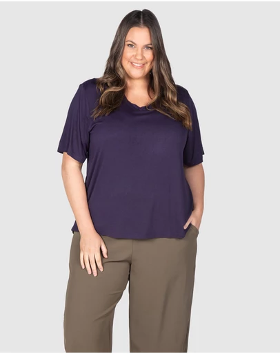 Love Your Wardrobe - Kelly Dipped Hem T-shirt