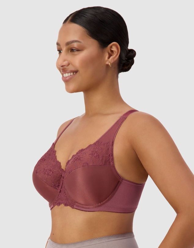 Triumph - Embroidered Minimiser Bra