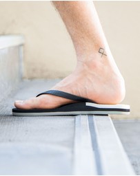 Boomerangz Footwear - Men's Black/Grey/White Thongs with arch support and 2 x interchangeable straps