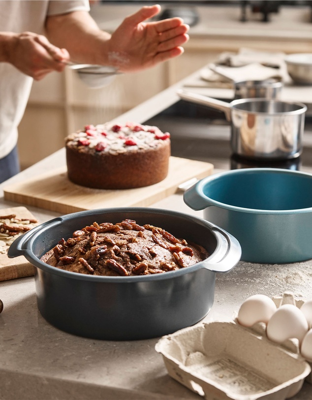 Joseph Joseph - Nest™ Bake 20cm Non-Stick Round Cake Tin with Easy-Pull Handles