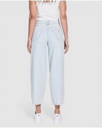 GUESS Originals - GUESS Originals High-Rise Tapered Baggy Jeans