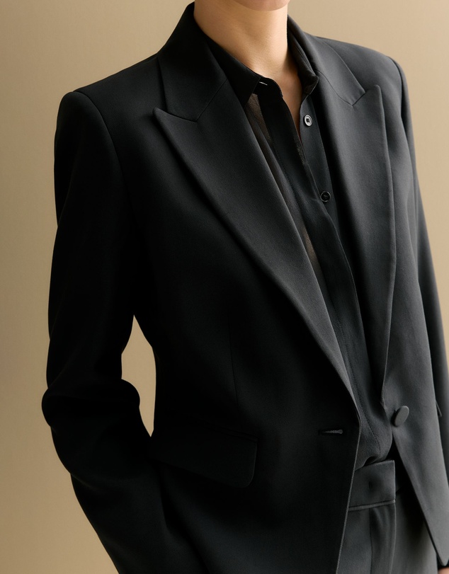 Trenery - Single Breasted Cropped Blazer in Black